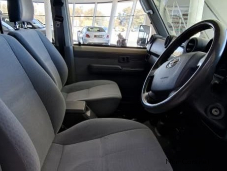 2018 Toyota Land Cruiser photo 6