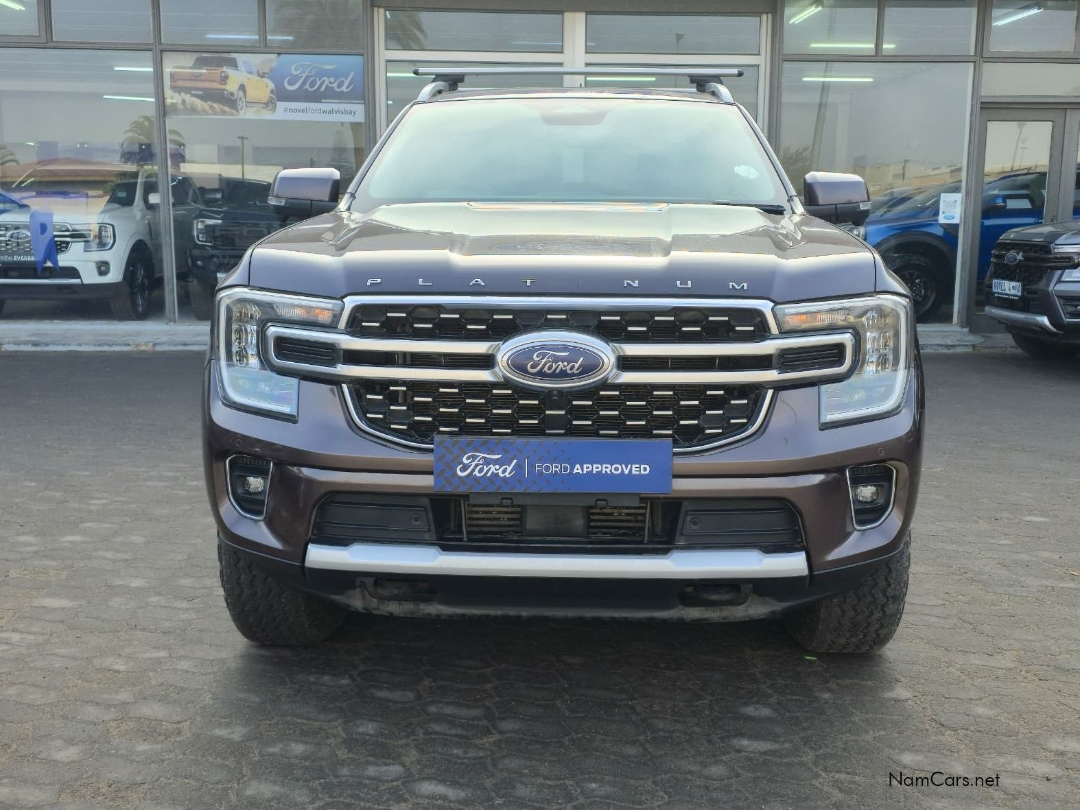 2023 Ford Everest photo 1