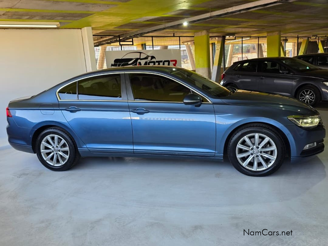 2015 Volkswagen Passat photo 2