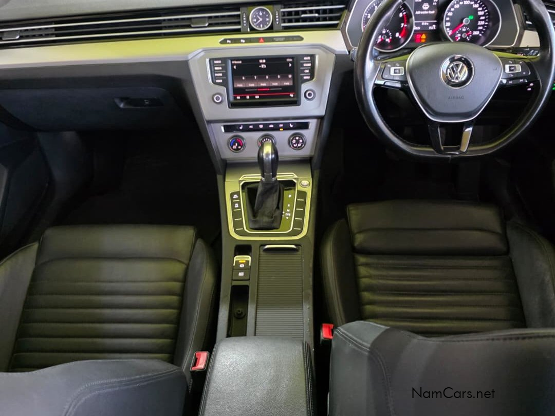 2015 Volkswagen Passat photo 4