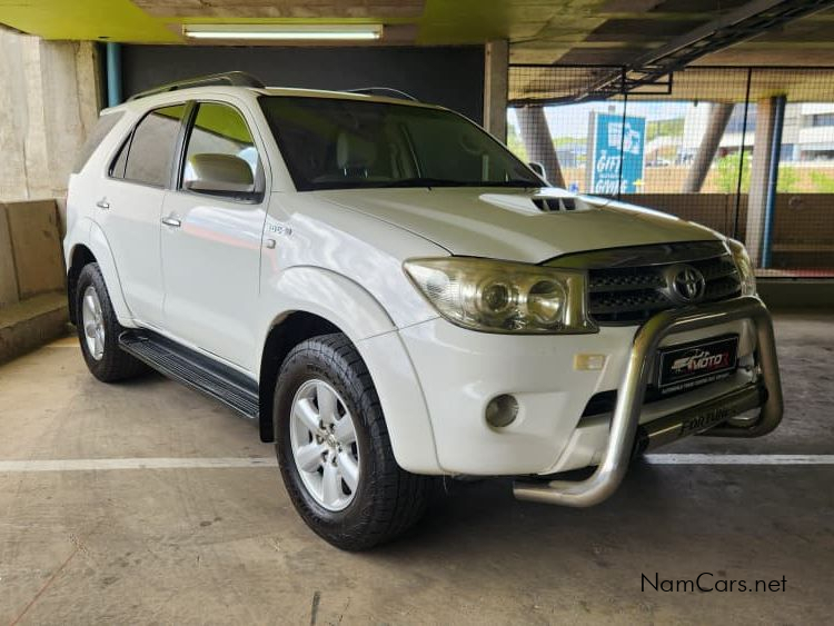 2009 Toyota Fortuner photo 1