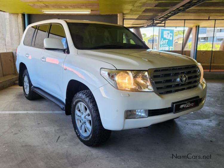 2011 Toyota Land Cruiser photo 1