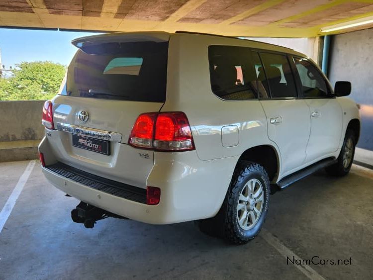 2011 Toyota Land Cruiser photo 10
