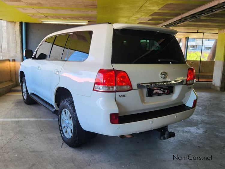 2011 Toyota Land Cruiser photo 3