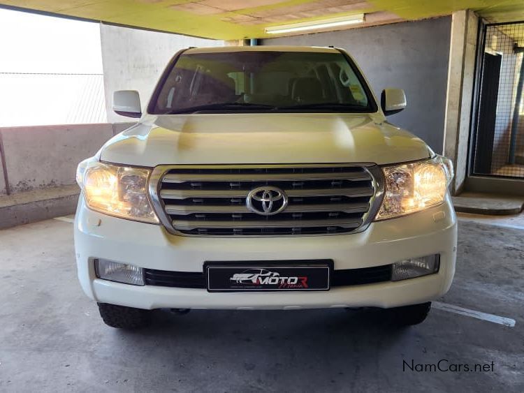 2011 Toyota Land Cruiser photo 5