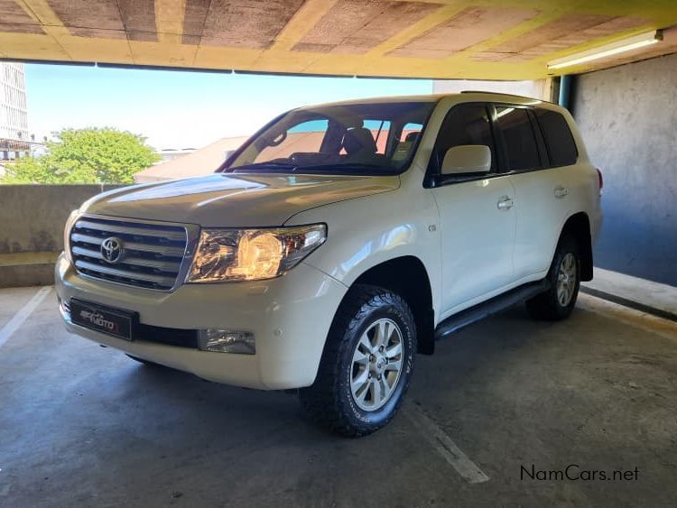 2011 Toyota Land Cruiser photo 9