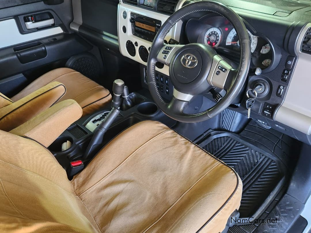 2011 Toyota FJ Cruiser photo 4