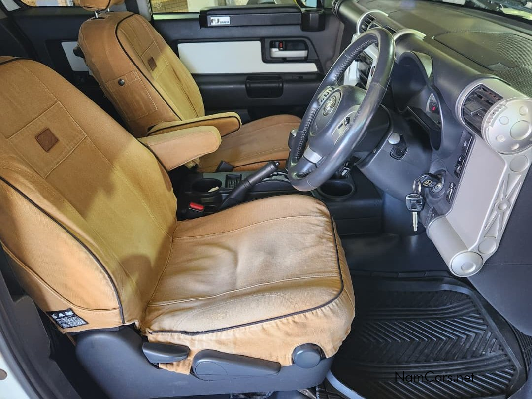 2011 Toyota FJ Cruiser photo 8