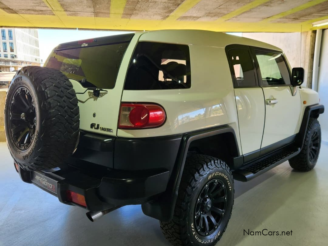 2011 Toyota FJ Cruiser photo 9