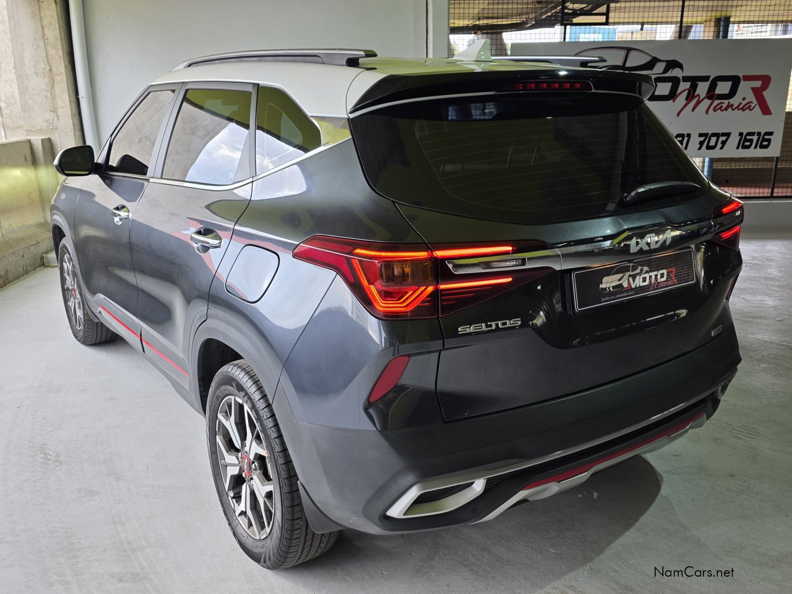 2023 Kia Seltos photo 3