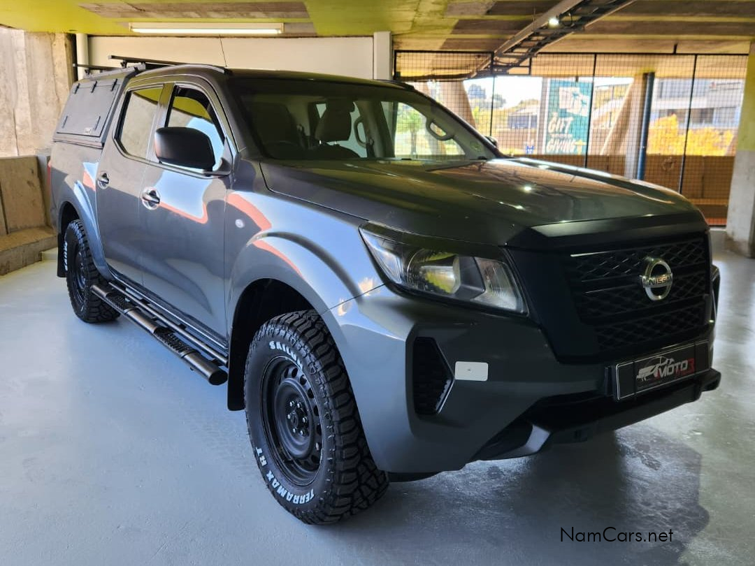 2022 Nissan Navara photo 1
