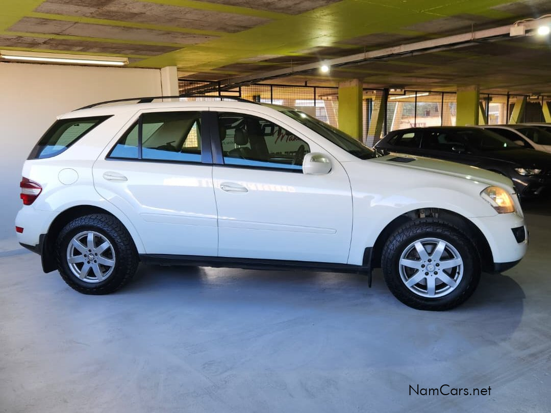 2009 Mercedes-Benz M Class photo 2