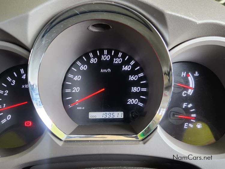 2010 Toyota Fortuner photo 12