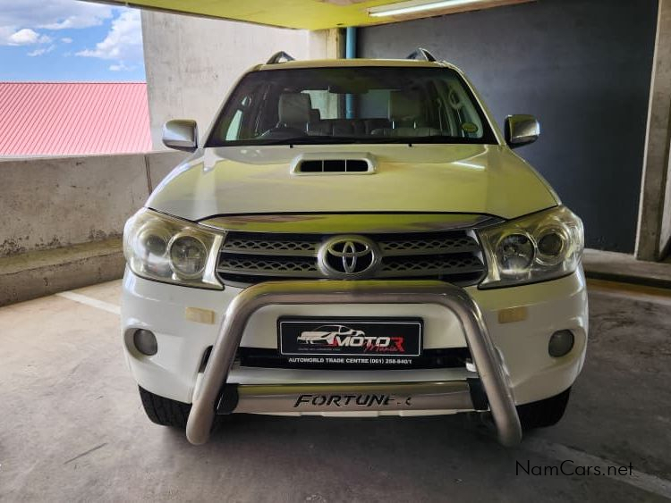 2010 Toyota Fortuner photo 5