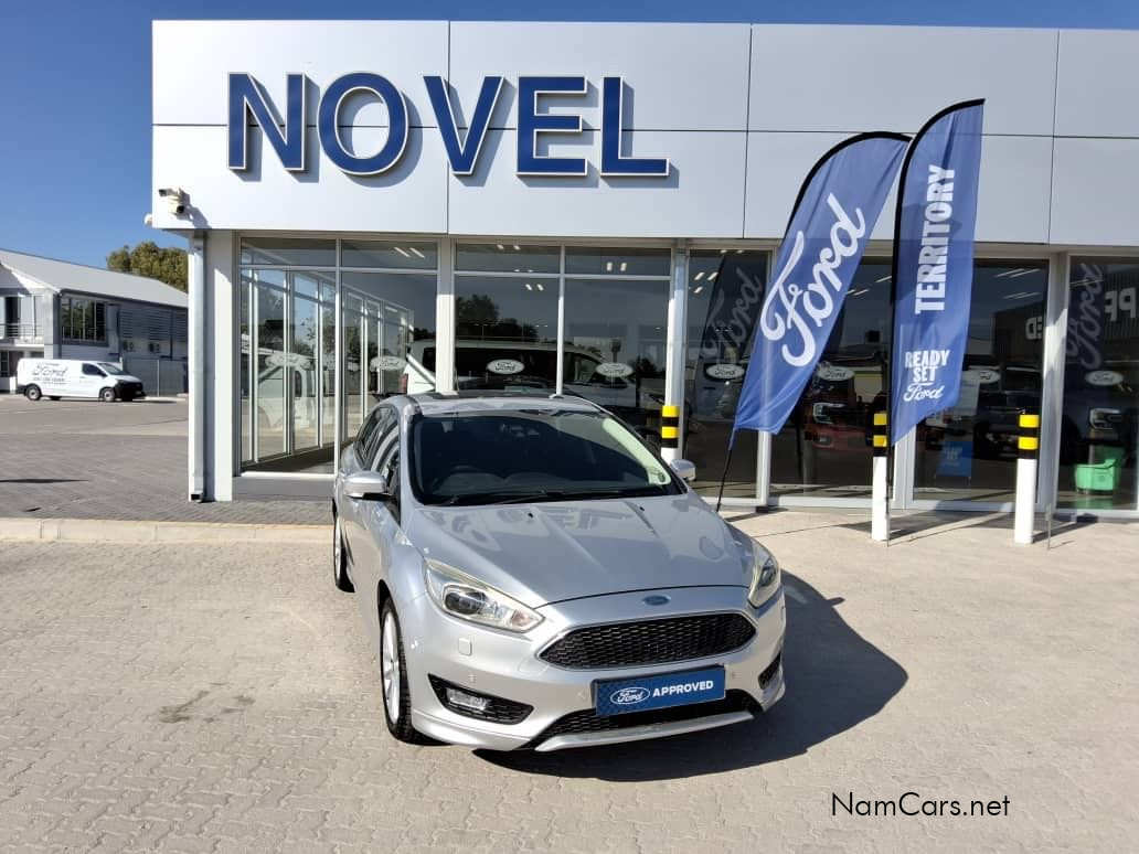 2017 Ford Focus photo 2