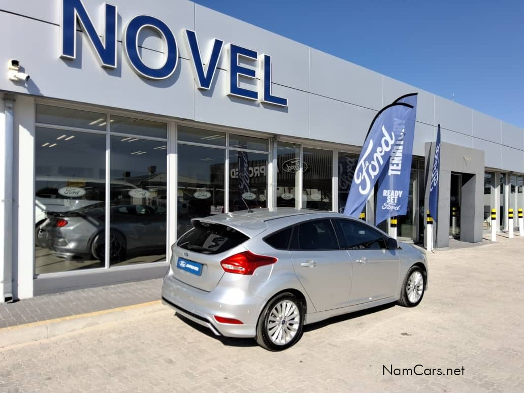 2017 Ford Focus photo 3