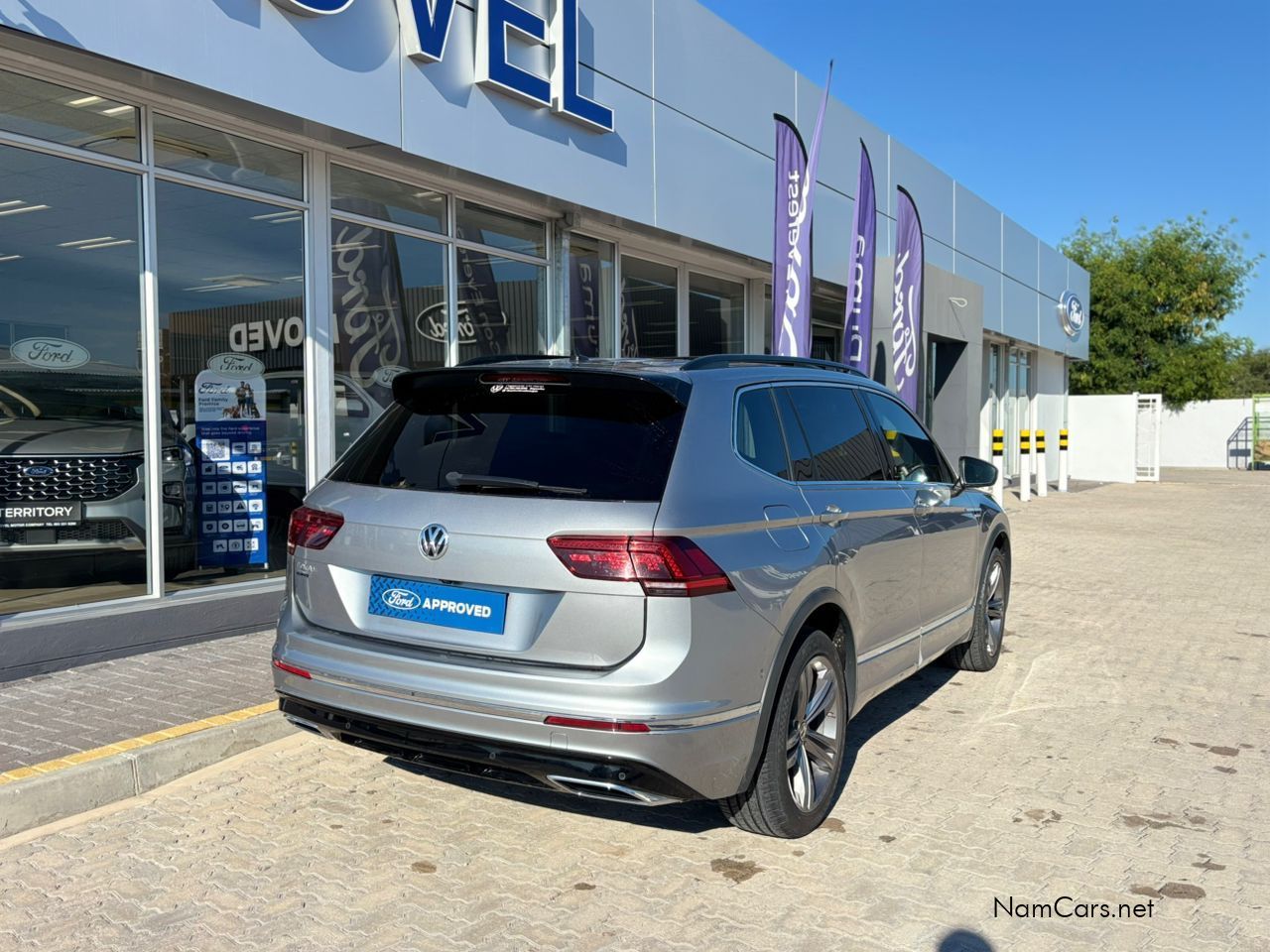 2021 Volkswagen Tiguan photo 2