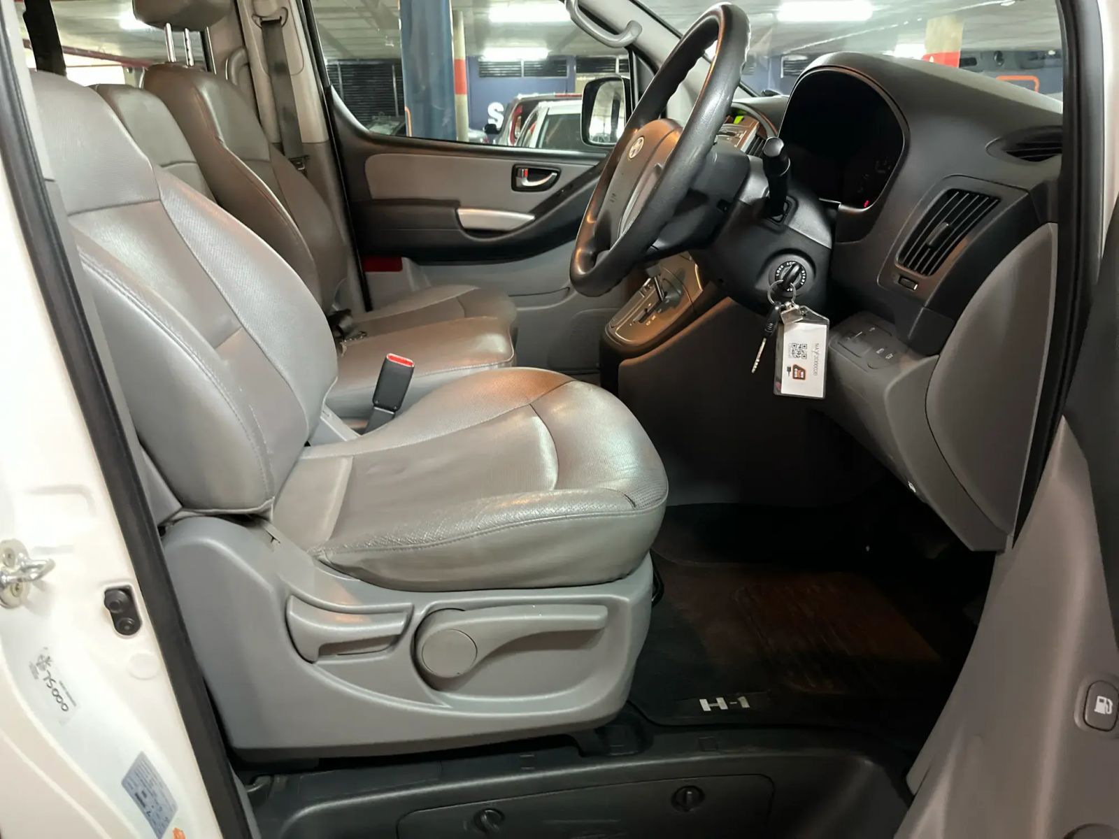 2015 Hyundai H1 photo 11