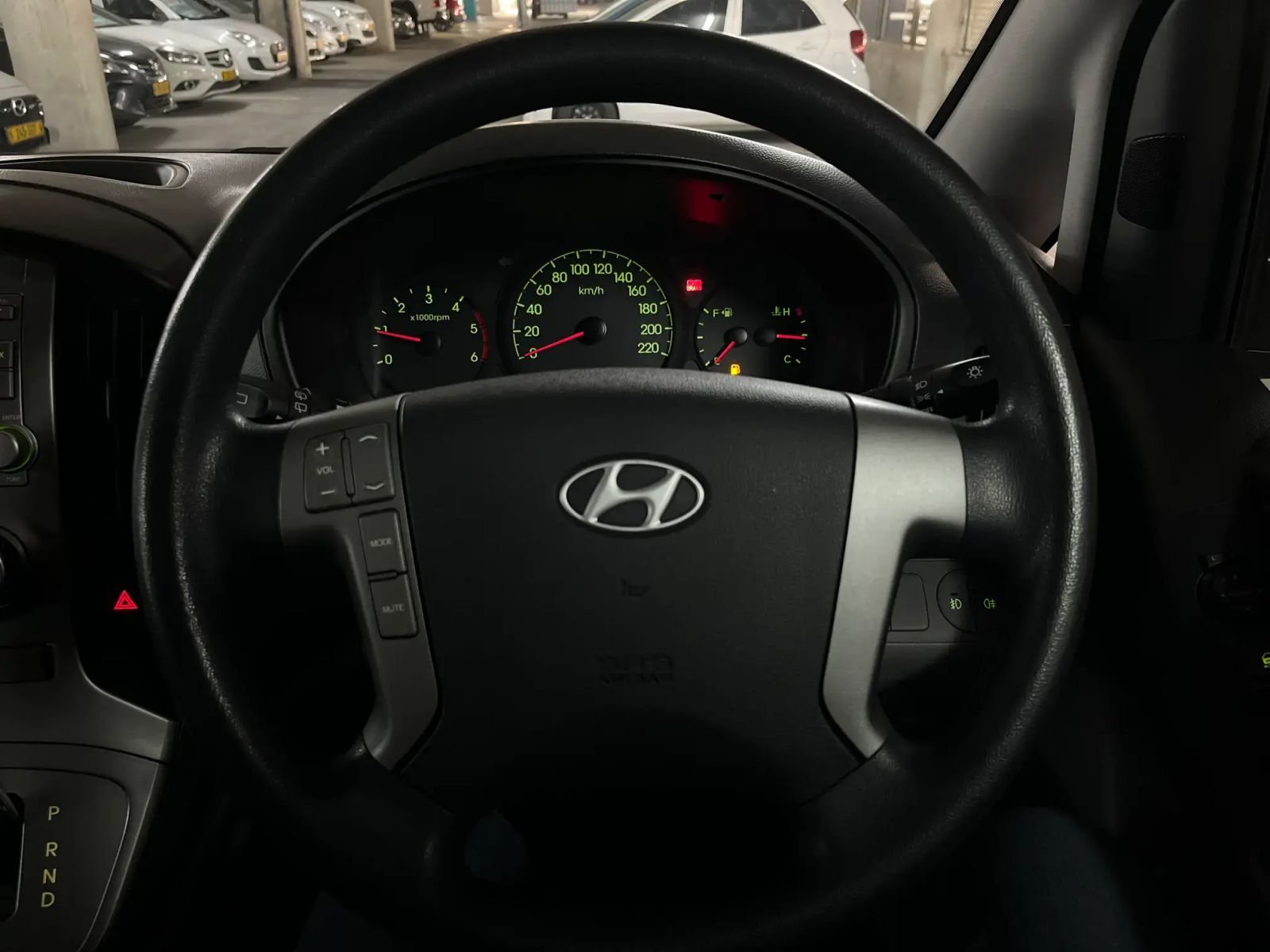 2015 Hyundai H1 photo 7