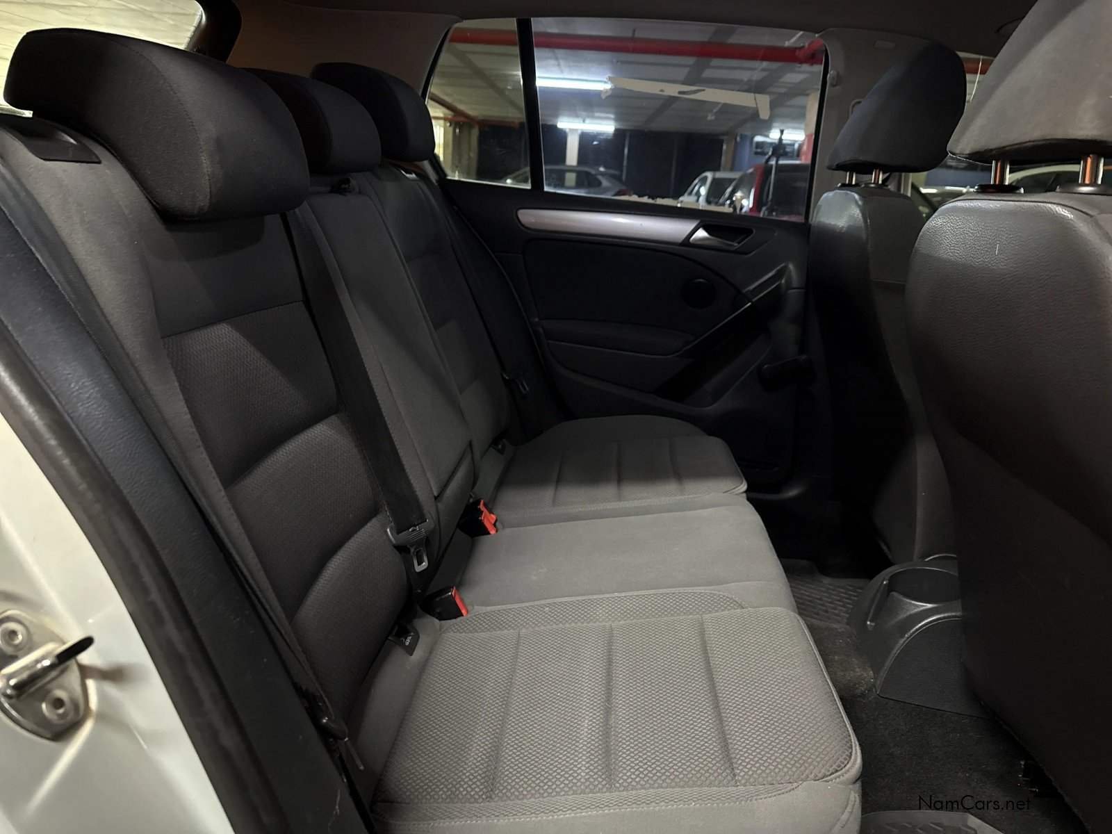 2010 Volkswagen Golf photo 16