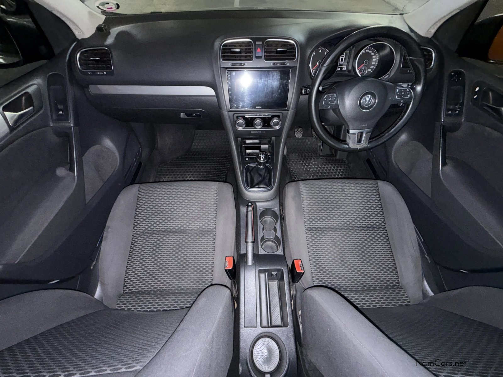 2010 Volkswagen Golf photo 18