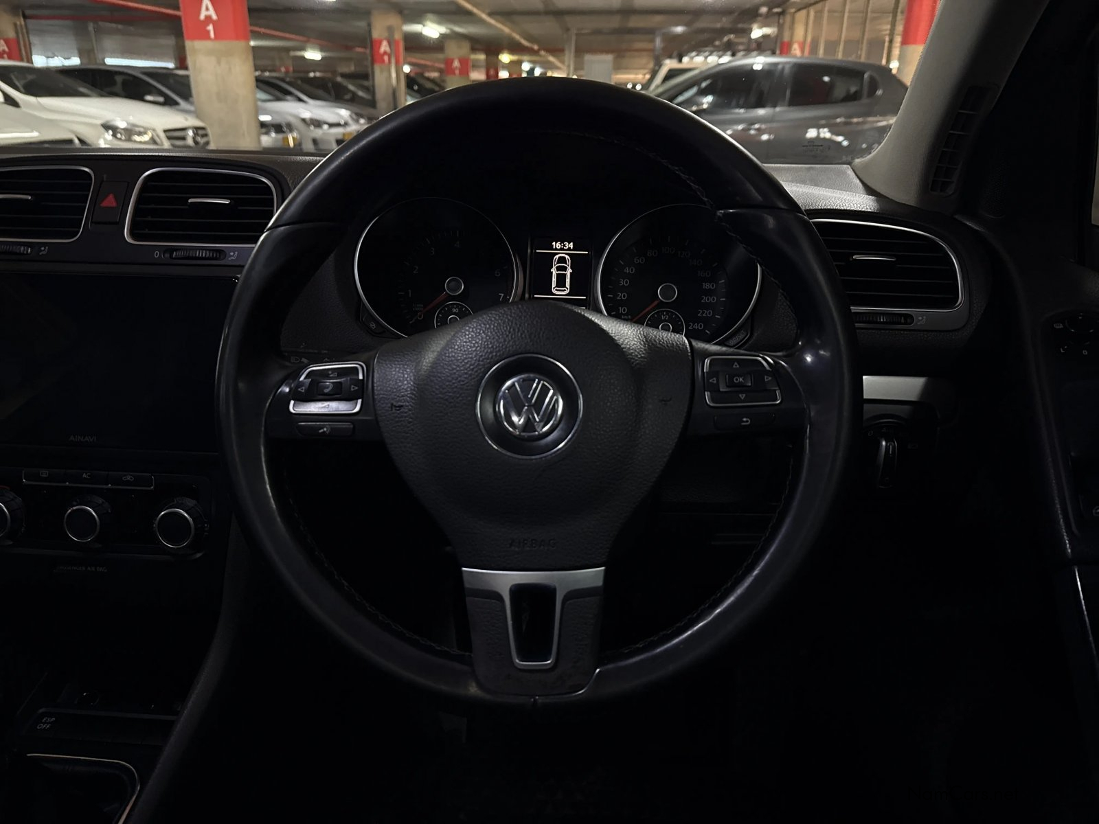 2010 Volkswagen Golf photo 9