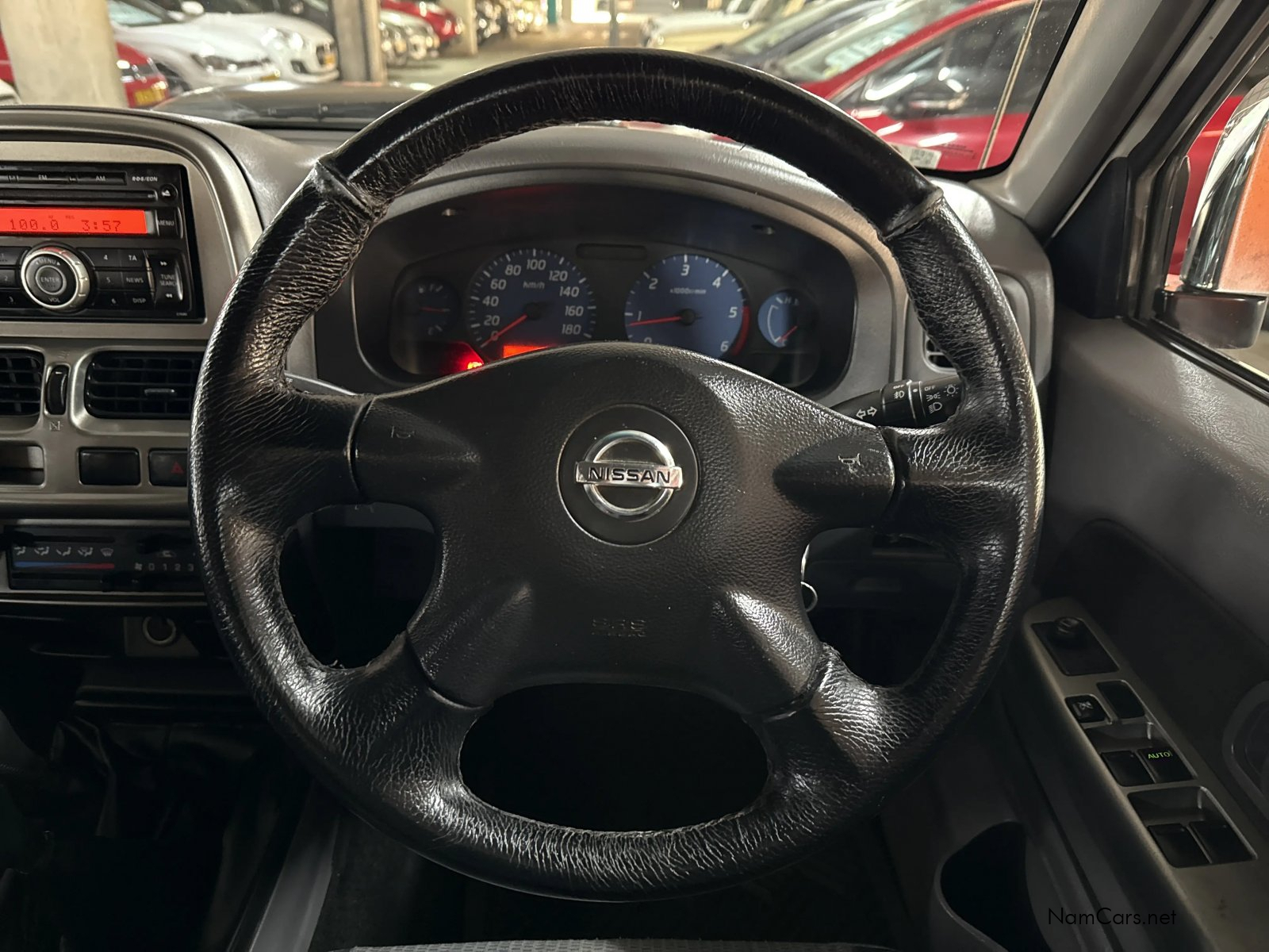2016 Nissan Hardbody photo 10