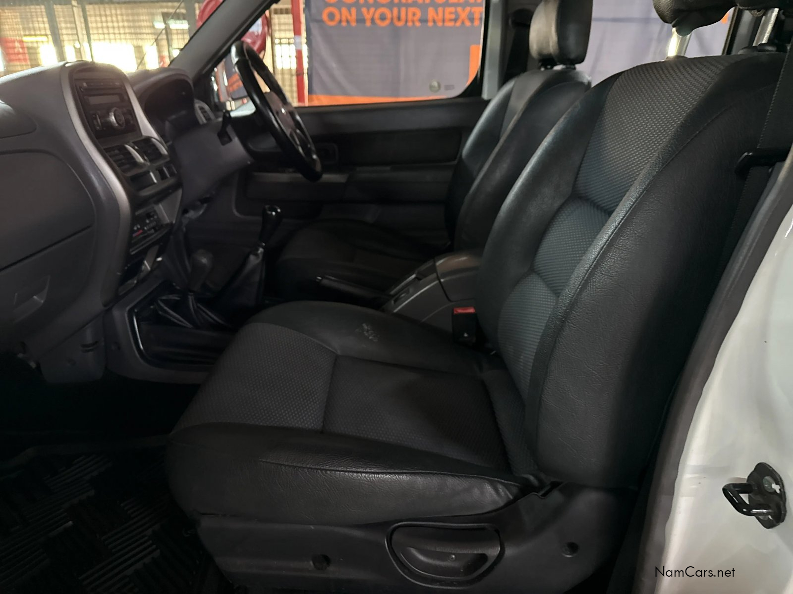2016 Nissan Hardbody photo 15