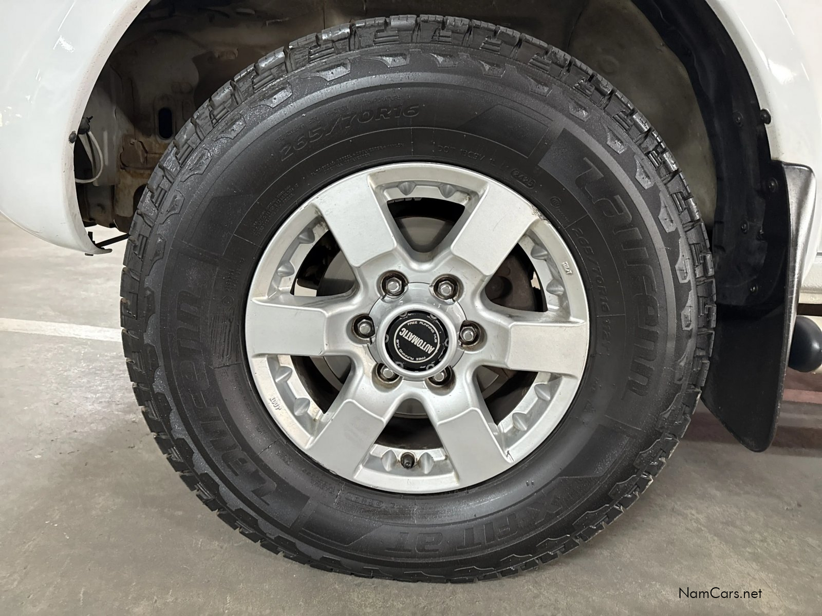 2016 Nissan Hardbody photo 16