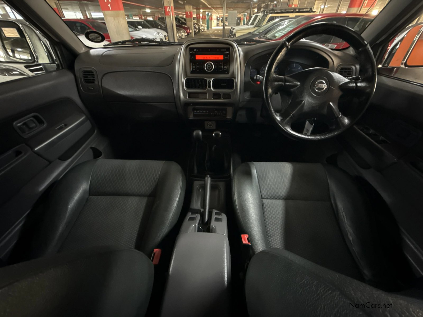 2016 Nissan Hardbody photo 19