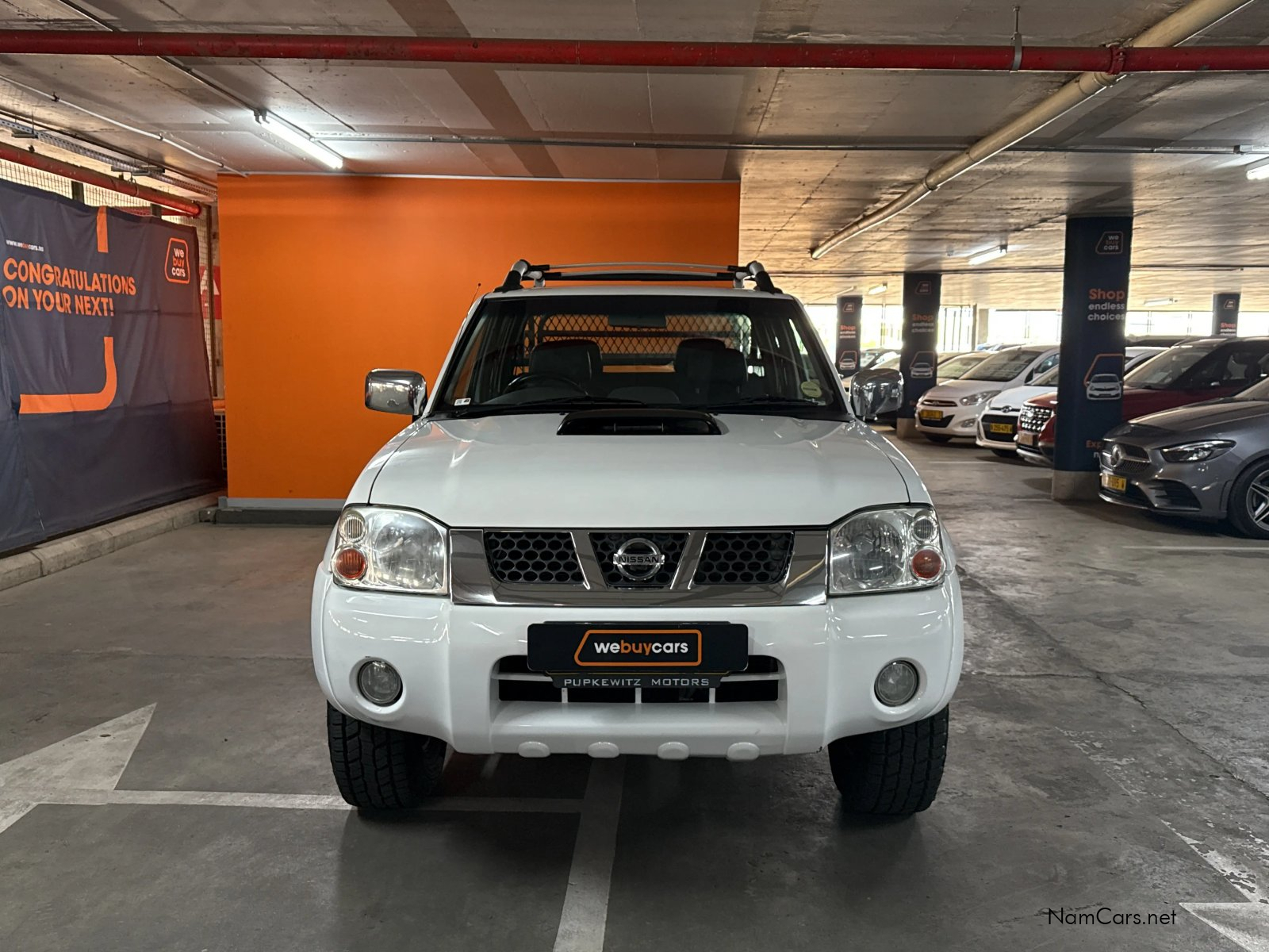 2016 Nissan Hardbody photo 6