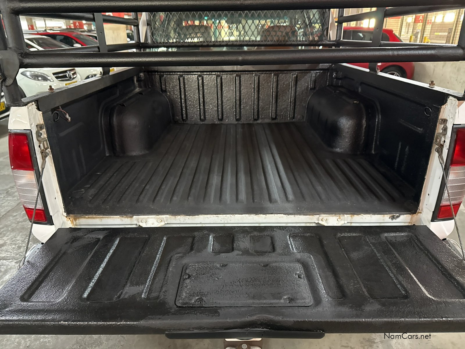 2016 Nissan Hardbody photo 9