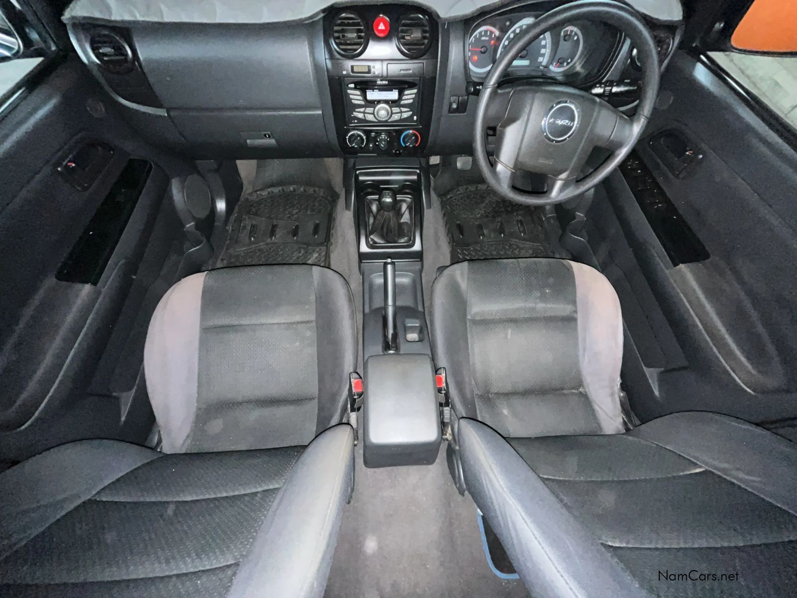 2013 Isuzu KB Series photo 18