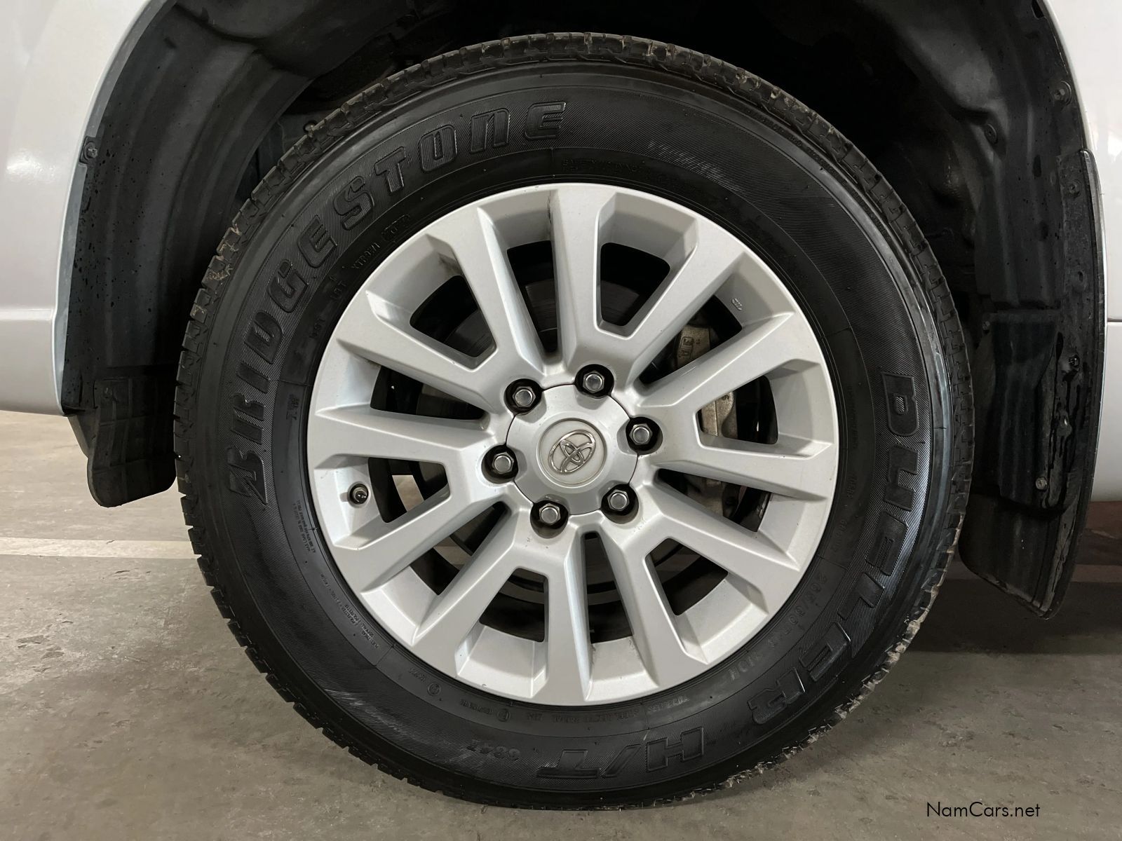 2017 Toyota Prado photo 15