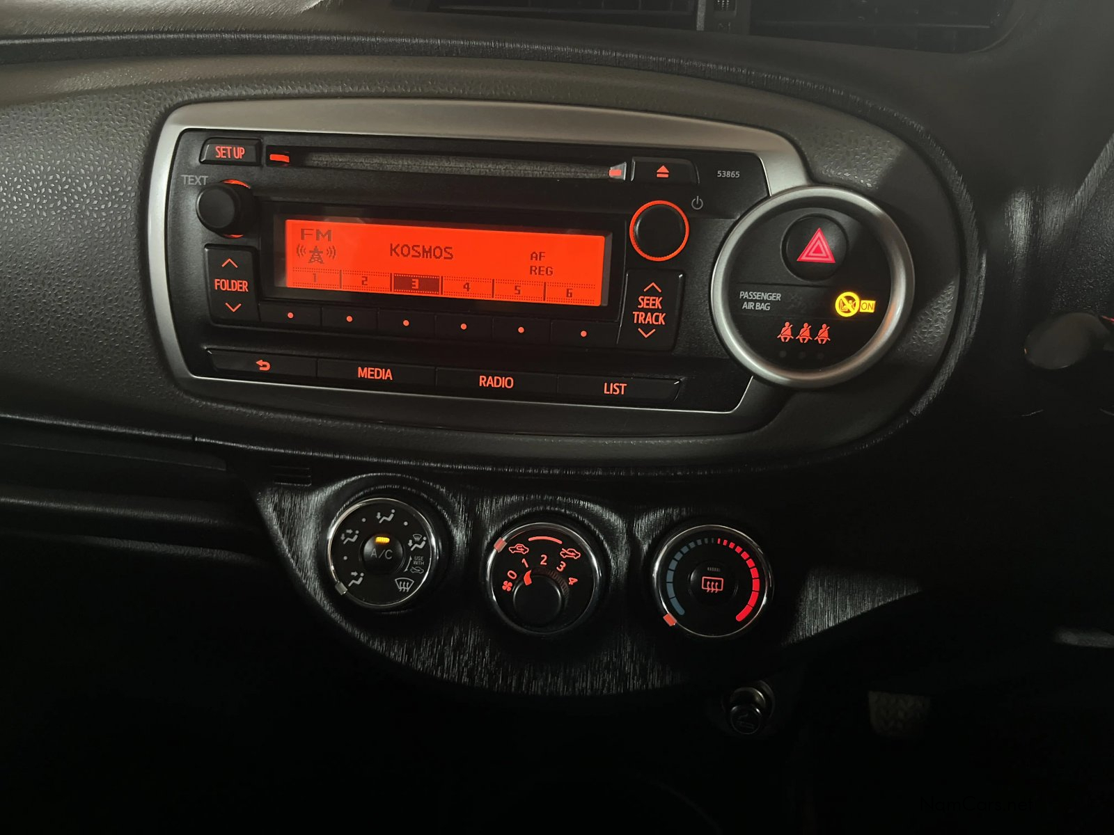 2013 Toyota Yaris photo 10