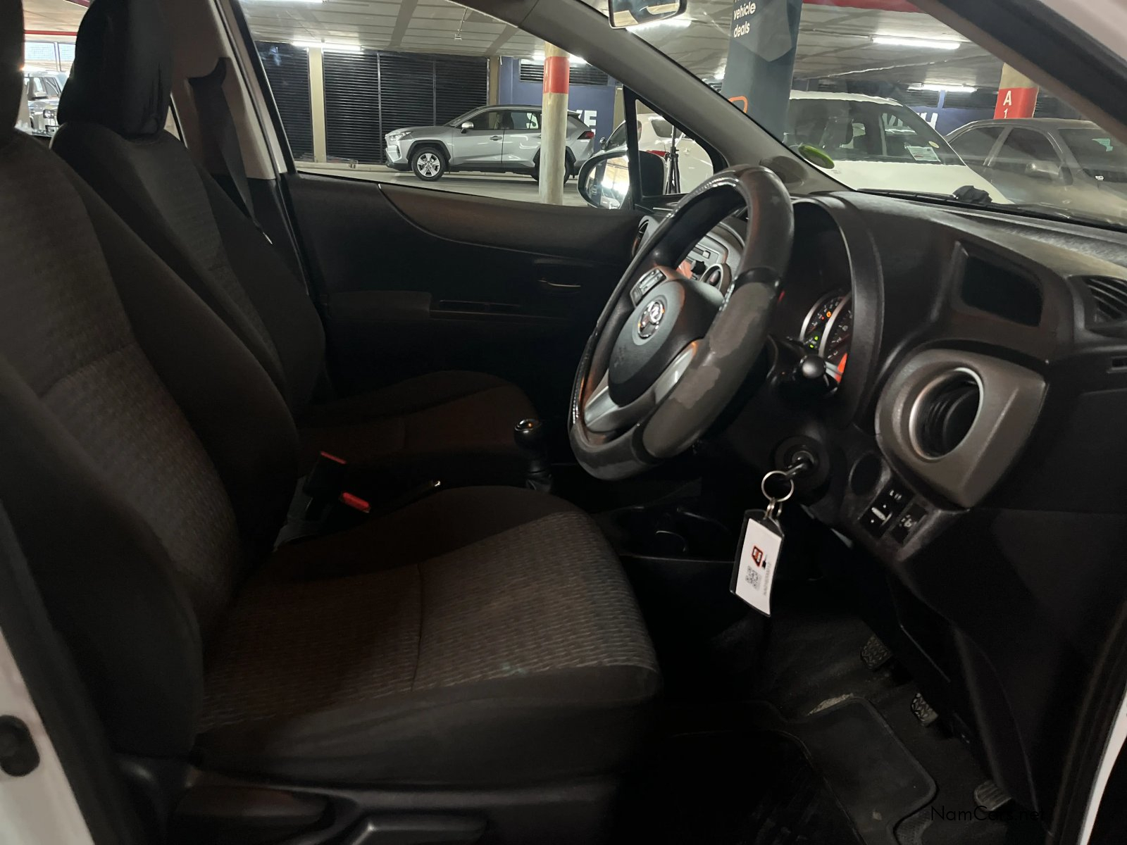 2013 Toyota Yaris photo 13