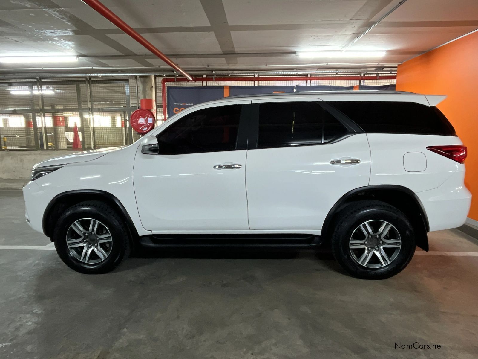 2021 Toyota Fortuner photo 2