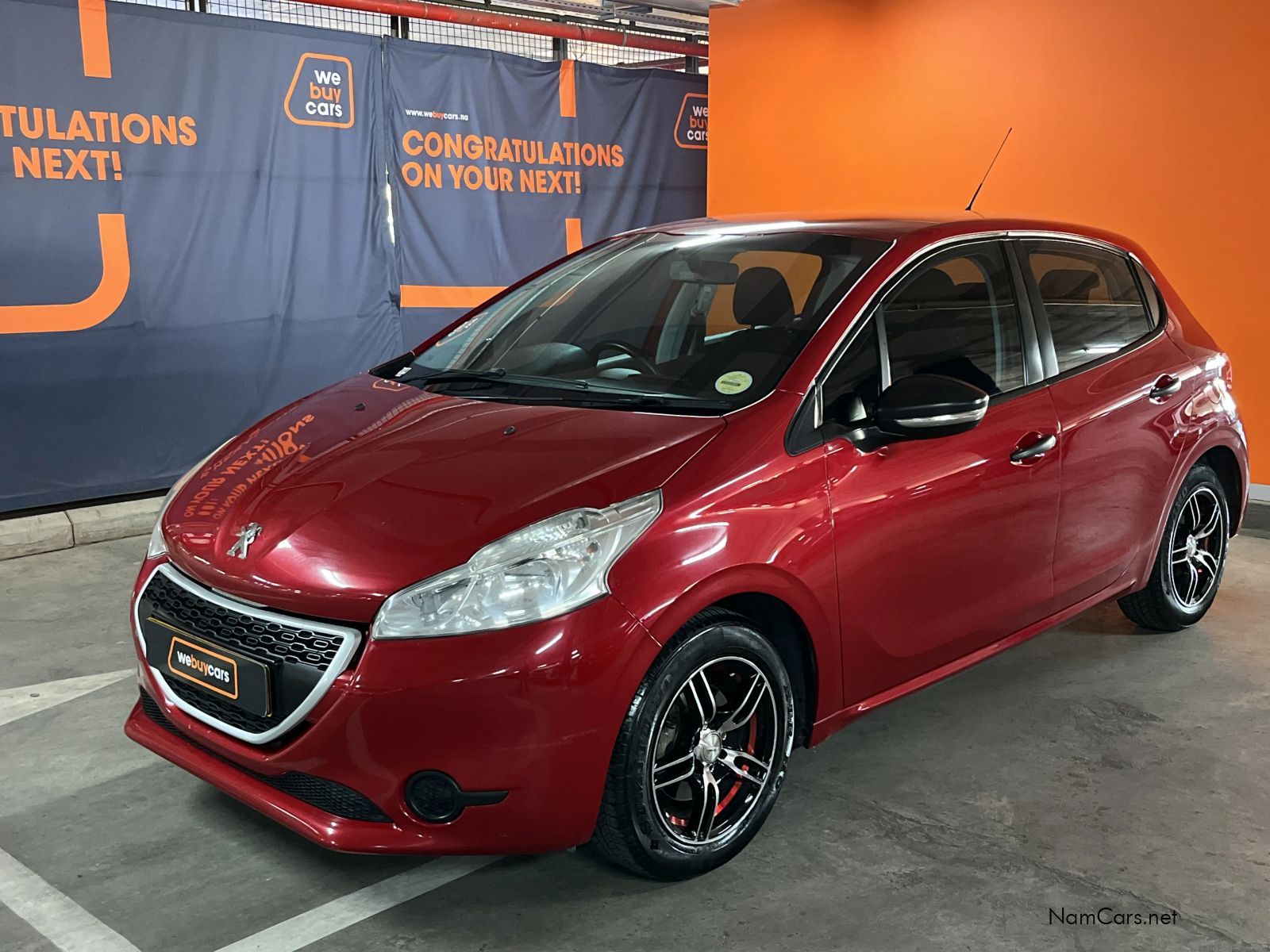 2015 Peugeot 208 photo 1