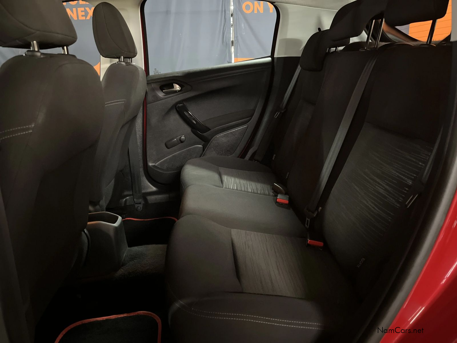 2015 Peugeot 208 photo 16