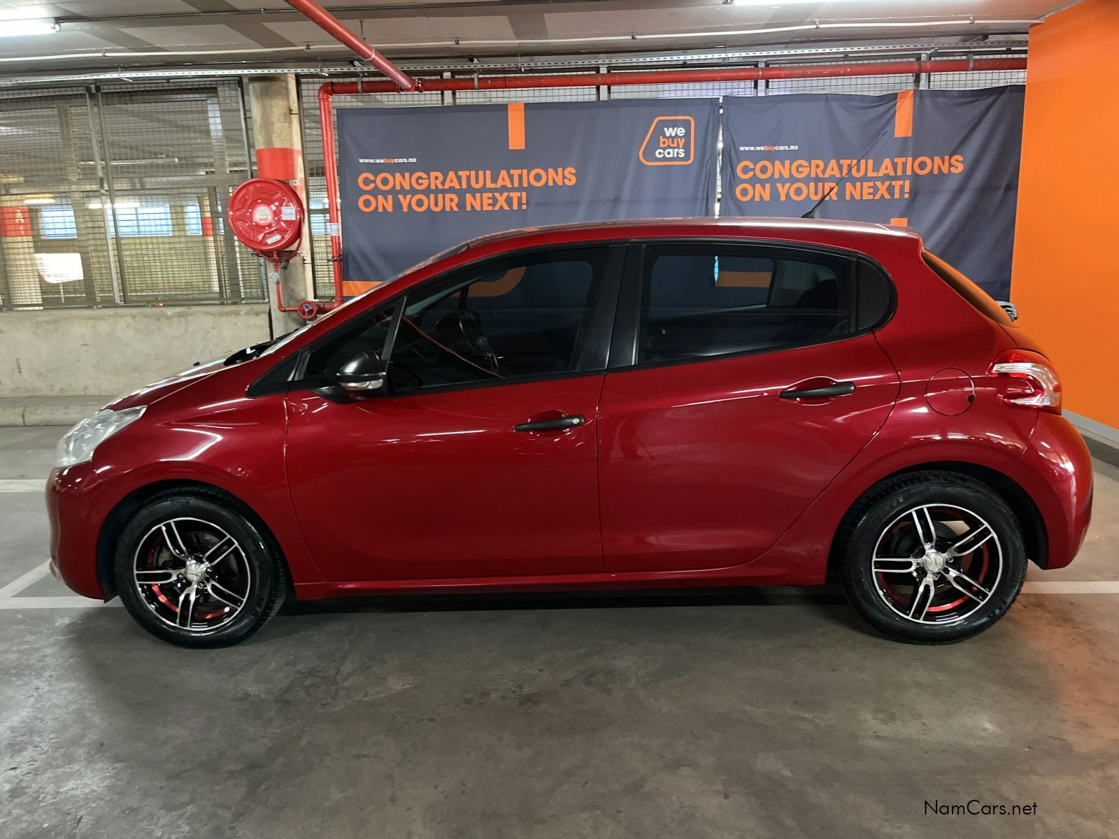 2015 Peugeot 208 photo 2