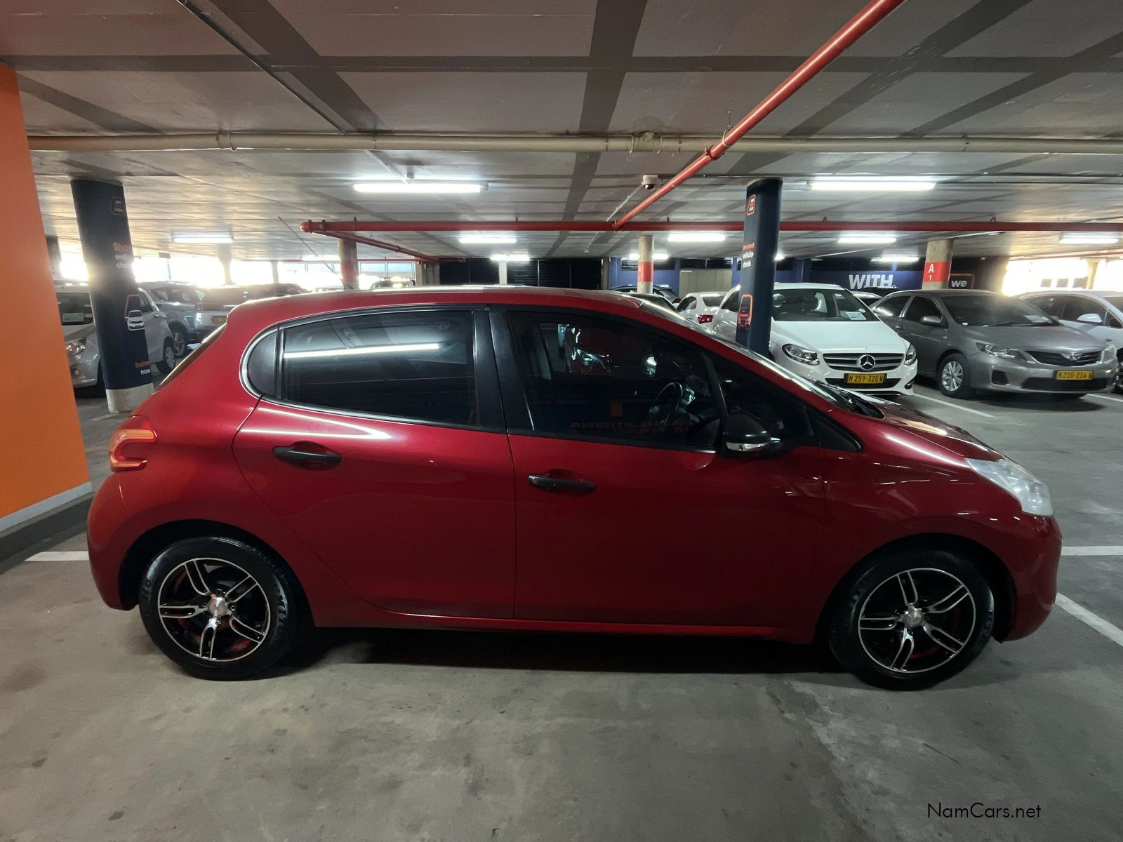 2015 Peugeot 208 photo 4
