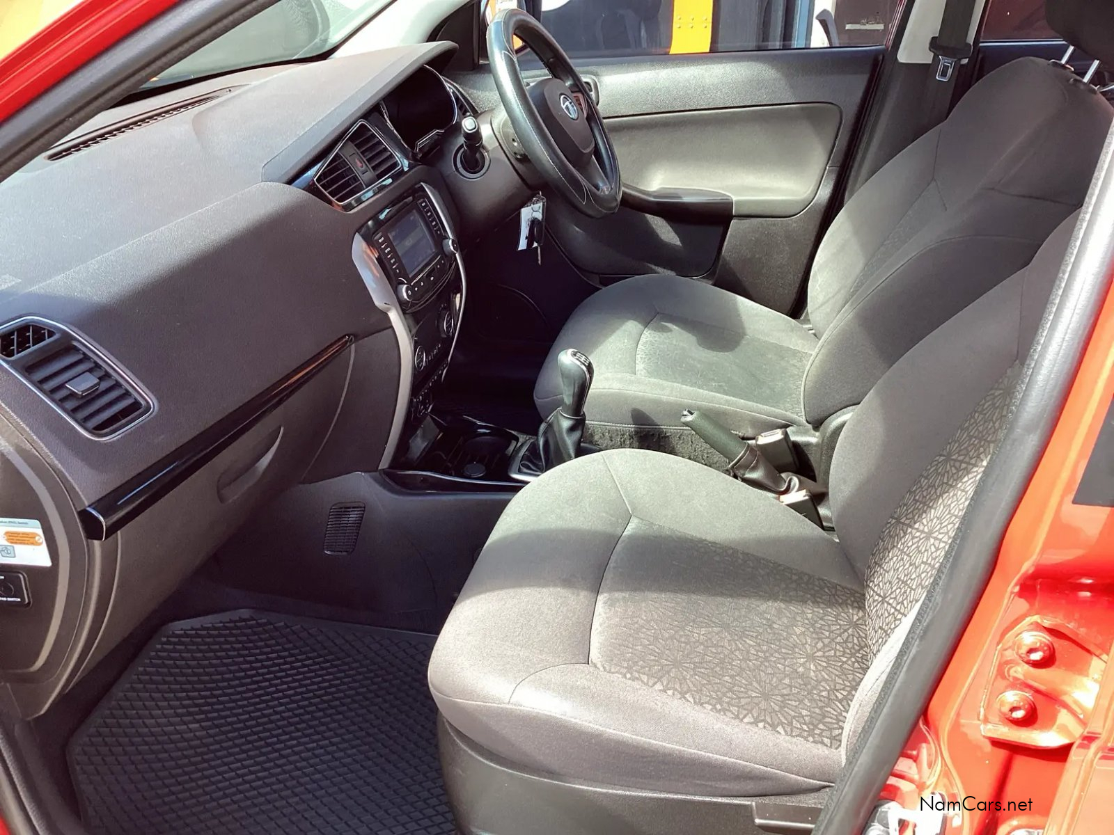 2016 Tata Bolt photo 14