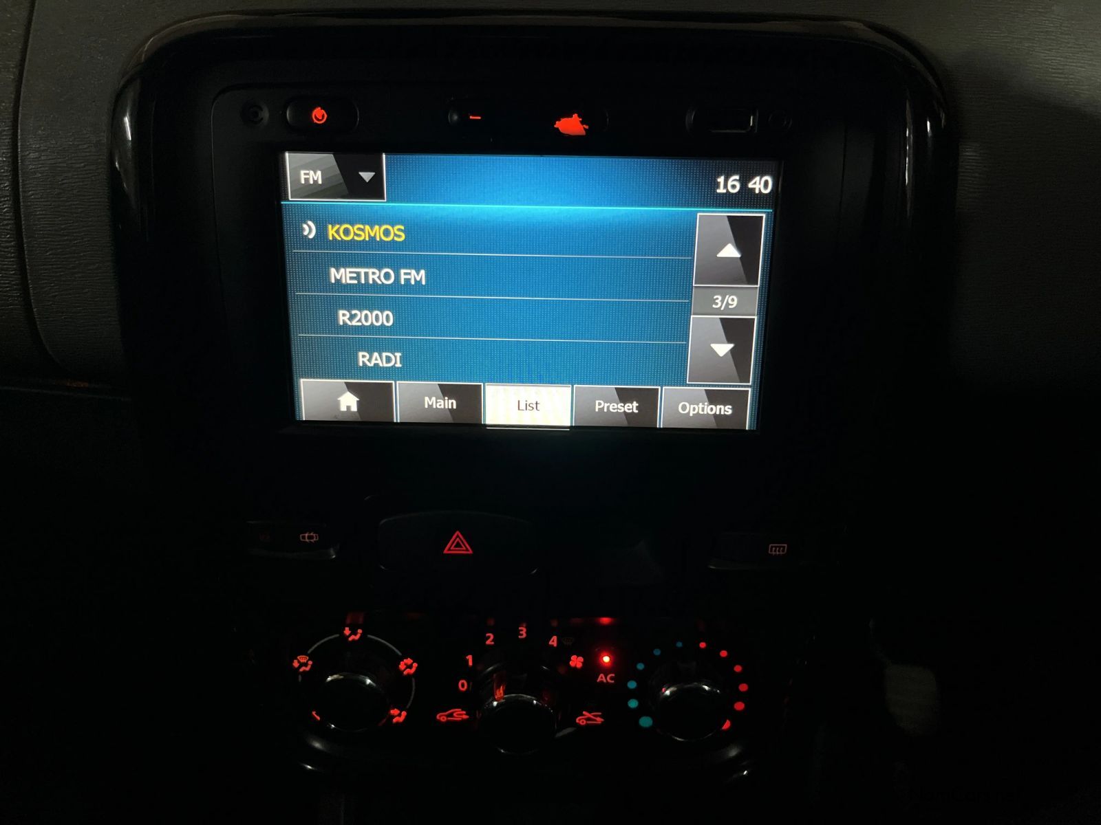 2014 Renault Duster photo 10