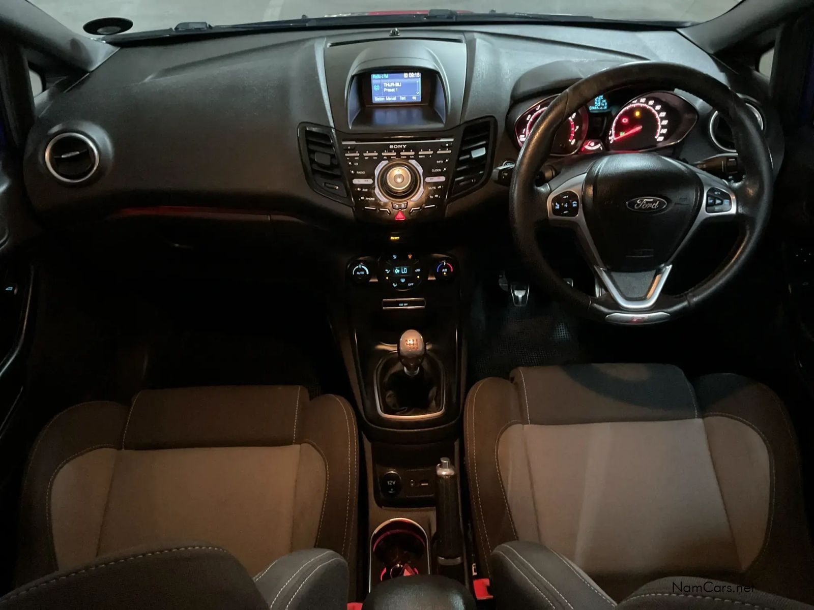 2015 Ford Fiesta photo 16