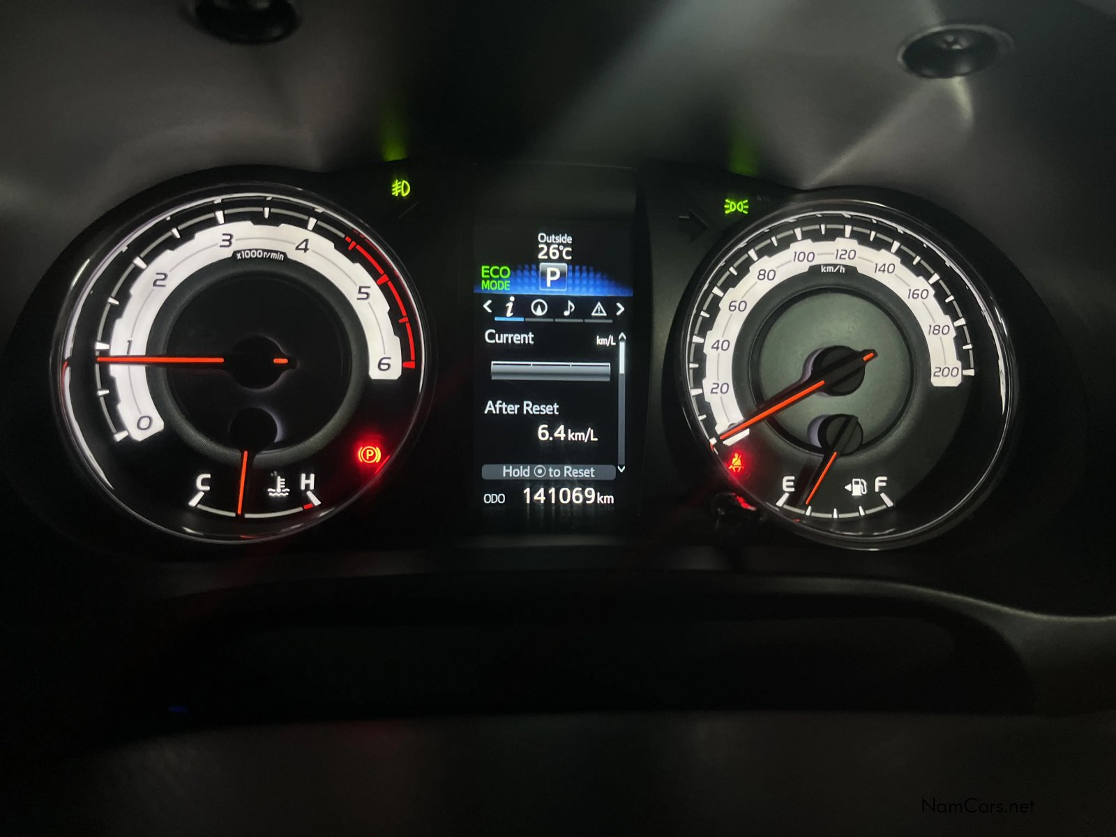 2018 Toyota Hilux photo 16