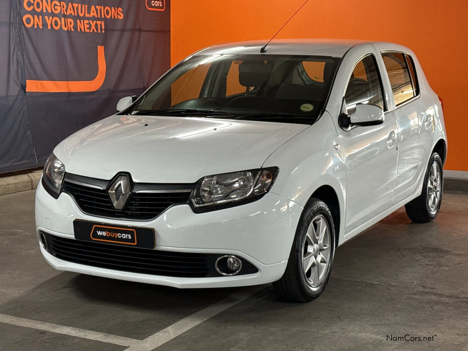 2015 Renault Sandero photo 1