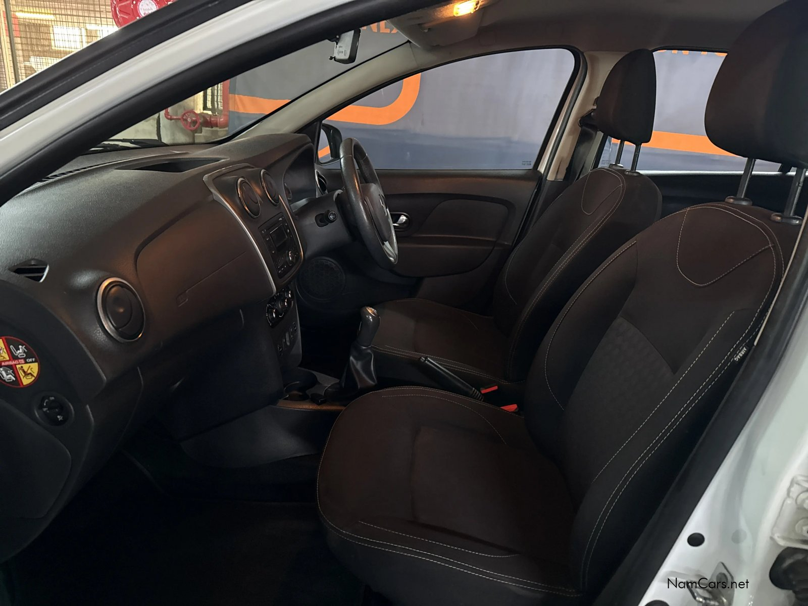 2015 Renault Sandero photo 14