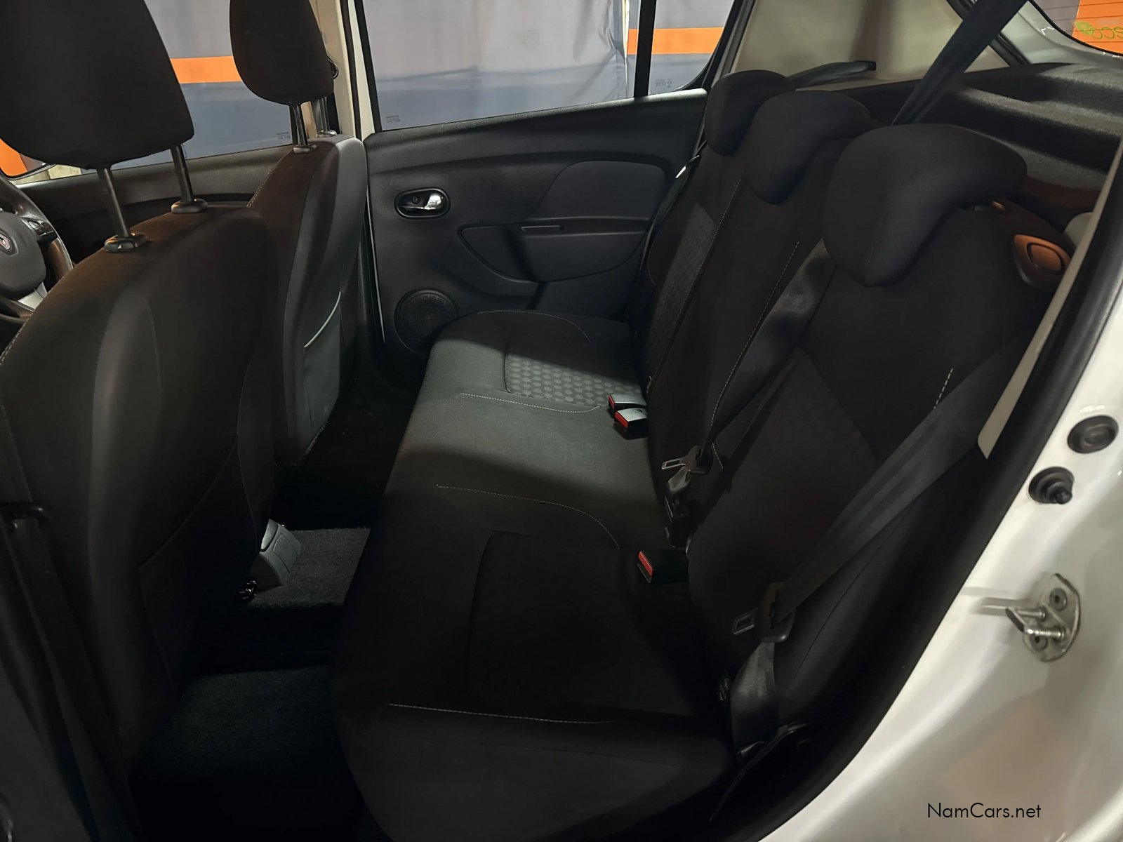 2015 Renault Sandero photo 16