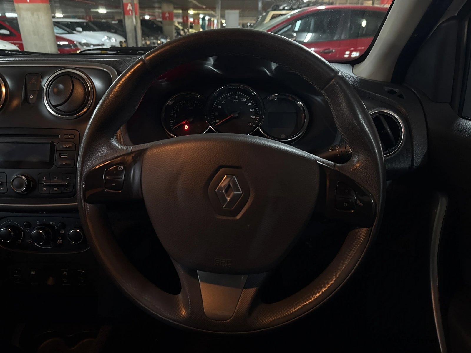 2015 Renault Sandero photo 9