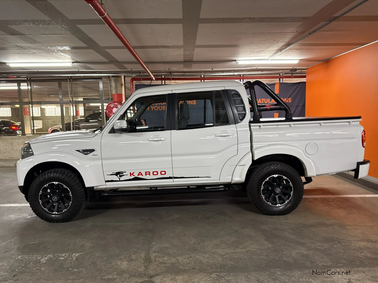 2022 Mahindra PIK UP photo 2